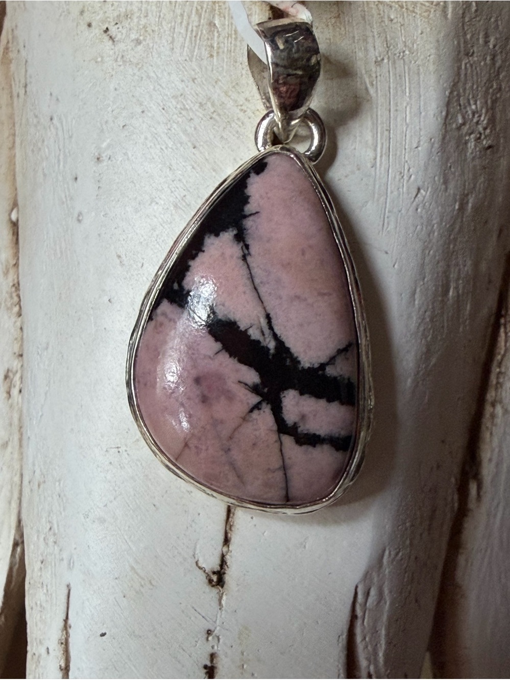 Sterling sliver Pink and Black Rhodonite Teardrop Pendant Necklace. NWT 925